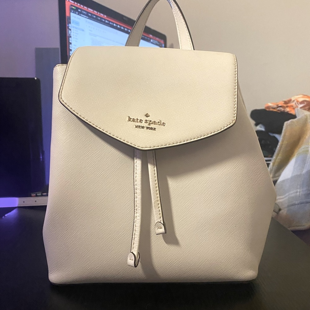 Kate Spade Lizzie Medium Flap Backpack (Like New)